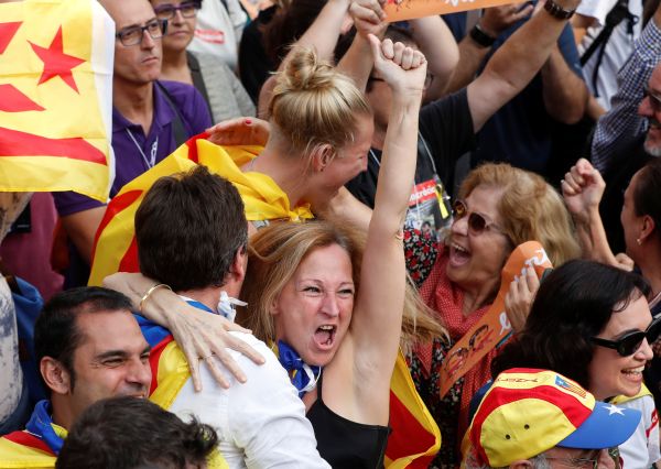 Katalonya bağımsızlığını ilan etti