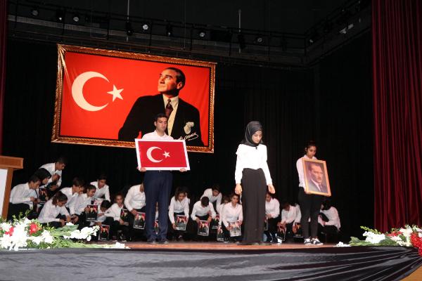 Batman'da Atatürk, Kürtçe ağıt yakılarak anıldı