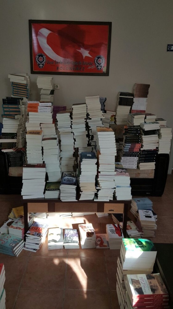 Mardin'de 3 bin korsan kitap yakalandı