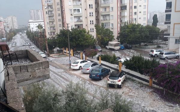 Mersin'de dolu ve şiddetli yağış etkili oldu