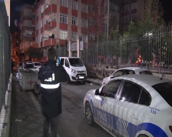 Bağcılar'da silahlı saldırı: 3 yaralı