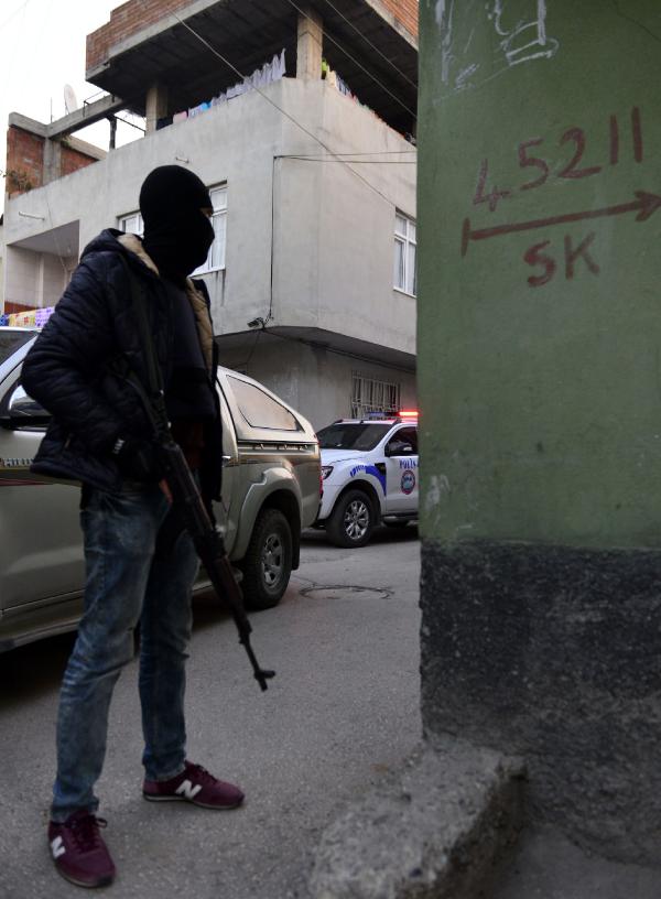 Adana'da damat kayinbiraderlerine kurşun yağdırdı