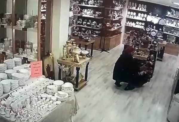 Kahramanmaraş'ta blender hırsızı, kameradan yakalandı