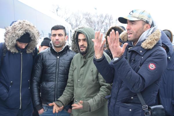Yunanistan'ın geri gönderdiği kaçaklar donacaktı