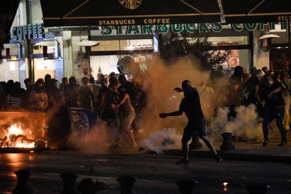 Yunanistan'da 'Makedonya Yunan'dır' protestoları