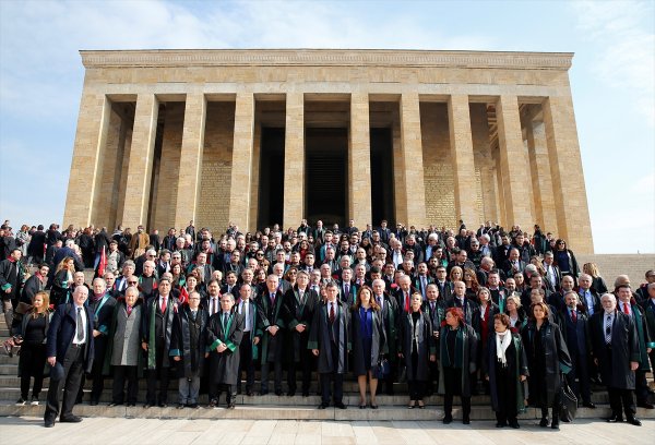 Türkiye Barolar Birliği Anıtkabir'e çıktı