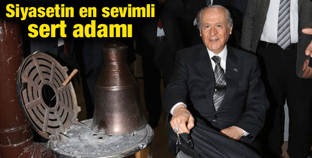 Bahçeli'den sosyal medyaya özel poz