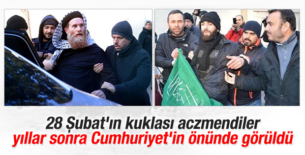 Cumhuriyet gazetesi önünde gözaltılar