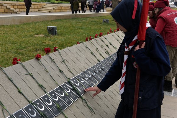 İBB izcileri Azerbaycan'da Hocalı şehitlerini andı