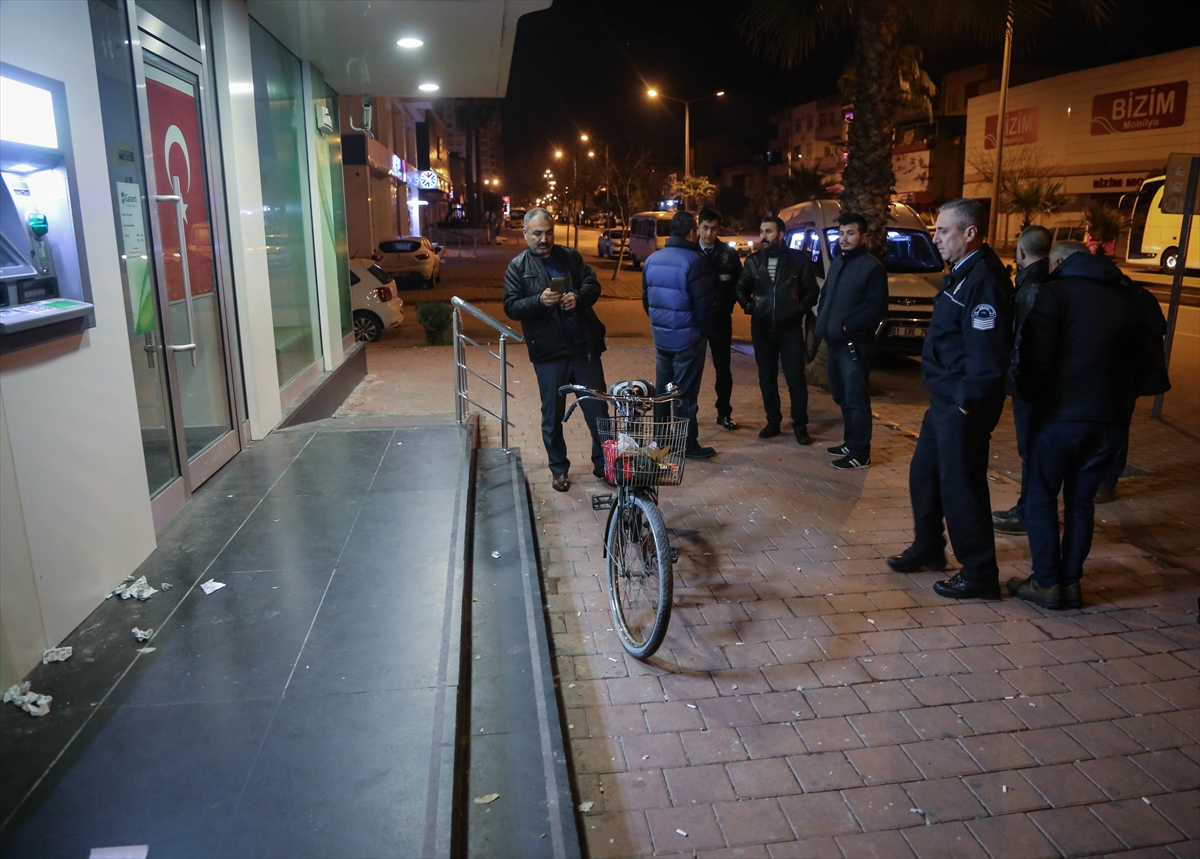 Adana'da bisikletle banka soymaya kalktılar