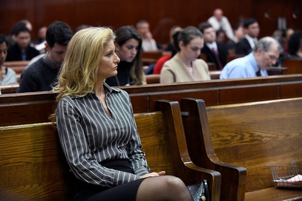 Trump'ı tacizle suçlayan kadından dava