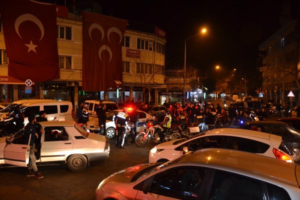 Adıyaman'da Afrin'e giden Mehmetçik'e sevgi seli