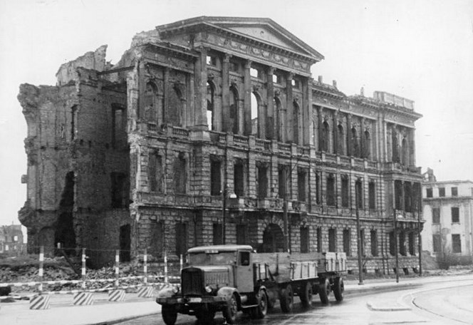 CHP'liler Atatürk'ün Berlin'e gelişinin 100. yılını andı