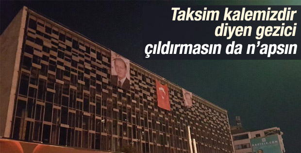 AKM'ye Türk bayrağı asıldı