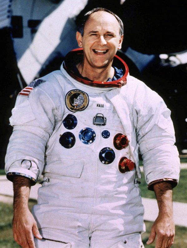 Ayda yürüyen ABDli astronot Alan Bean öldü Ayda yürüyen ABDli astronot Alan Bean öldü