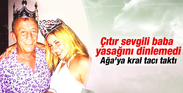 Ali Ağaoğlu genç kraliçesiyle poz verdi