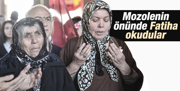 On binler Anıtkabir'e akın etti
