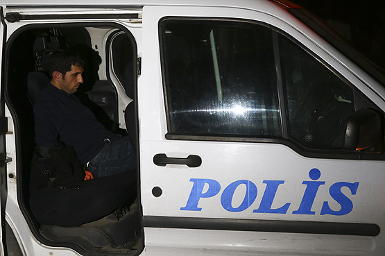 Ankara'da polis ekiplerine ateş açıldı