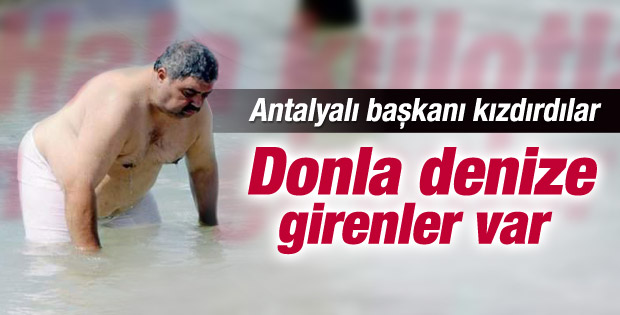 Antalyalı başkandan donla denize girenlere tepki