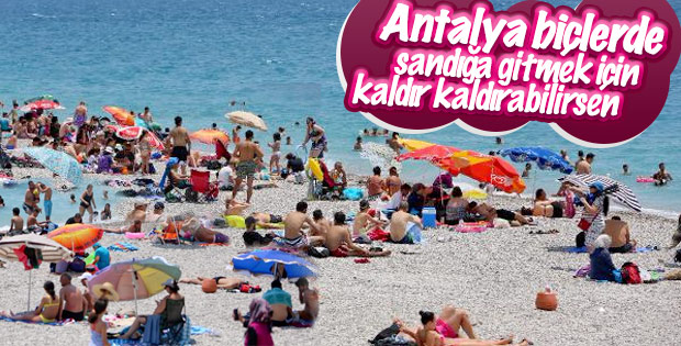 Antalya'da sahiller dolu