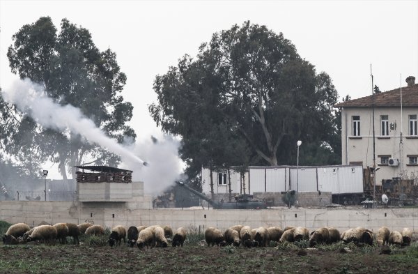 Afrin şehir sınırında SİHA'lar keşif uçuşunda