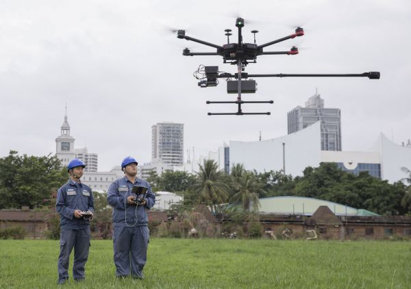 Çin'de alev püskürten drone