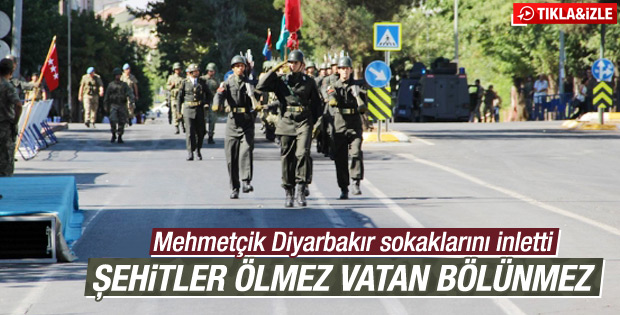 Askerler Diyarbakır'da sokakları inletti