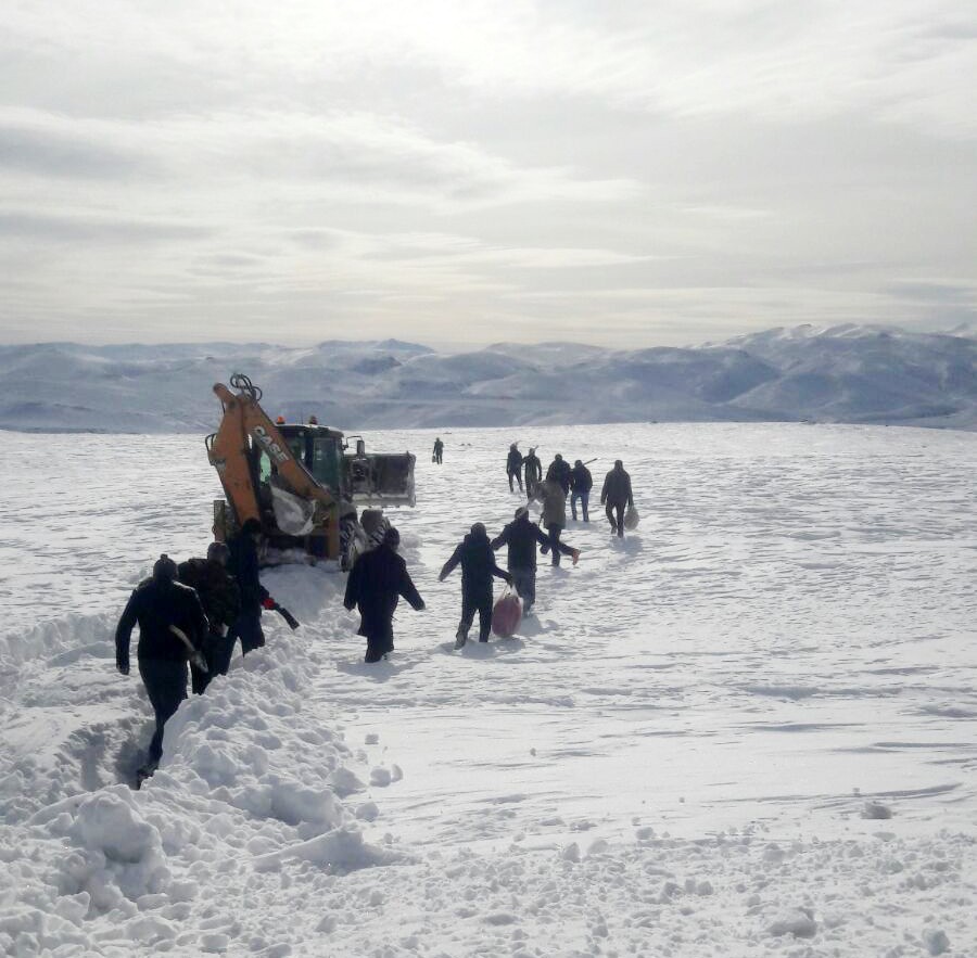 Karlı dağları aştılar, arızaya ulaştılar