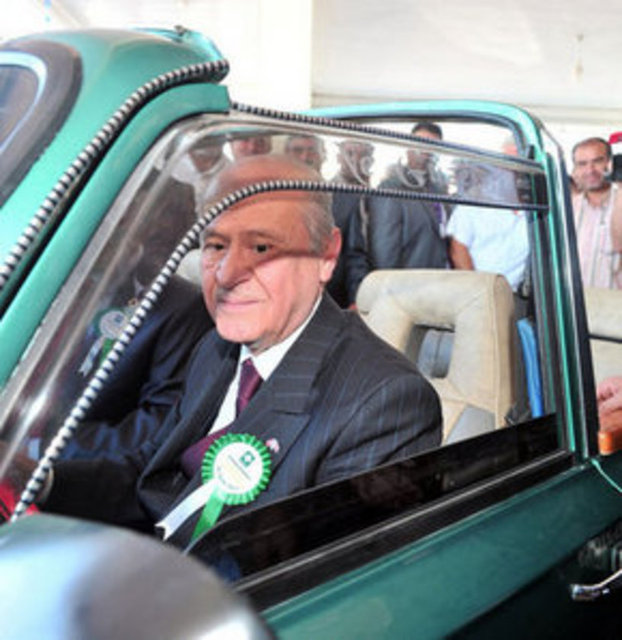 Bahçeli'nin yeni gözdesi: 1978 model Mercedes - Resim: 1