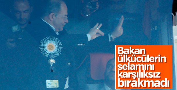 Bakan Recep Akdağ'dan bozkurt selamı