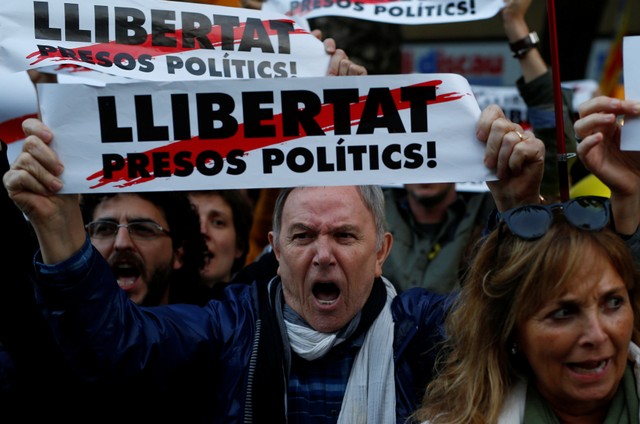 Barselona'da tutuklu Katalan siyasiler için gösteri