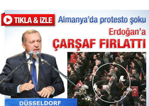 Başbakan Erdoğan'a çarşaflı protesto - İzle