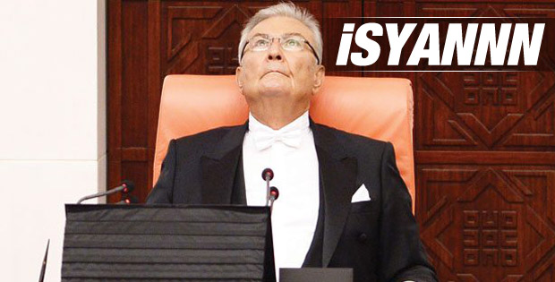 Deniz Baykal'ın Meclis Başkanlığı görevinin bittiği o an