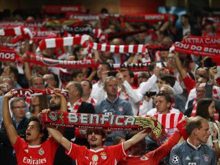Benfica'ya 30 dava: Hakemlere hayat kadını gönderdiler