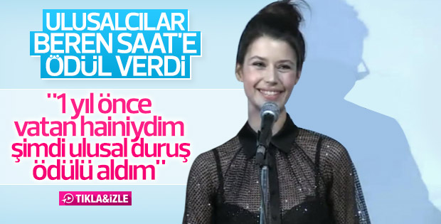 Beren Saat'e Ulusal Duruş Onur Ödülü verildi
