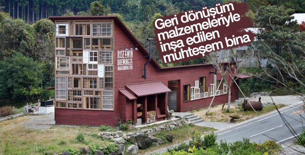 Geri dönüşüm malzemeleriyle inşa edilen bina