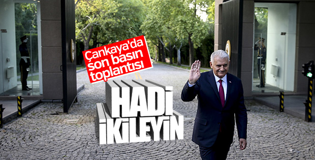 Binali Yıldırım gazetecilerle vedalaştı