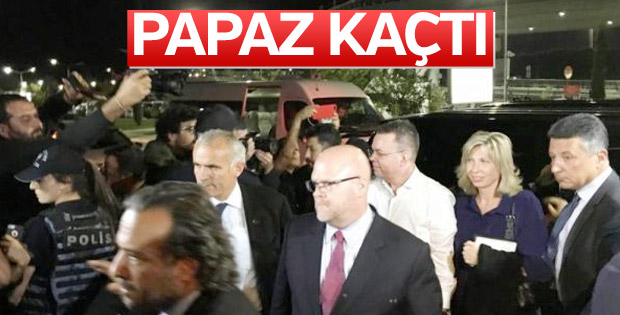 Rahip Brunson Türkiye’den ayrıldı