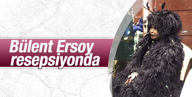 Bülent Ersoy'un resepsiyon kıyafeti şaşırttı
