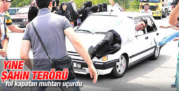 Bursa'da otomobil eylemcilerin arasına daldı: 3 yaralı