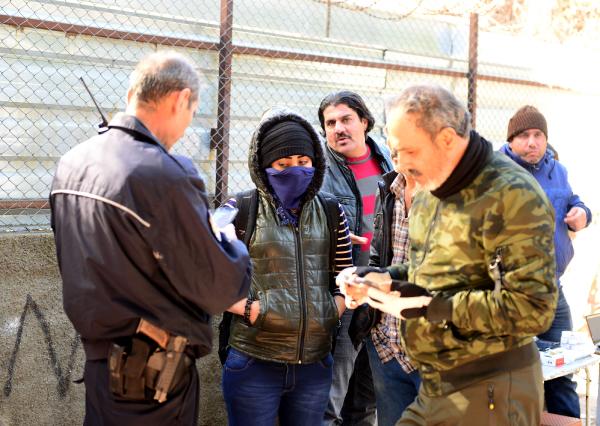 Canlı bomba sanılan Suriyeli kız, kaçırılmayı bekliyormuş