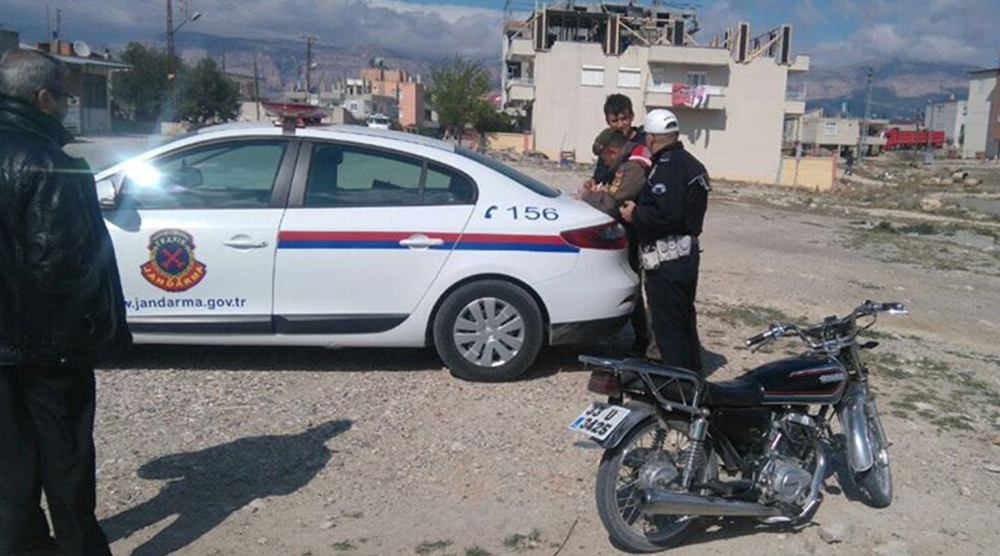 Trafik polisi cezalarının ne için olduğunu nereden biliyorsunuz araç Trafik polisi cezalarının ne için olduğunu nereden biliyorsunuz araç