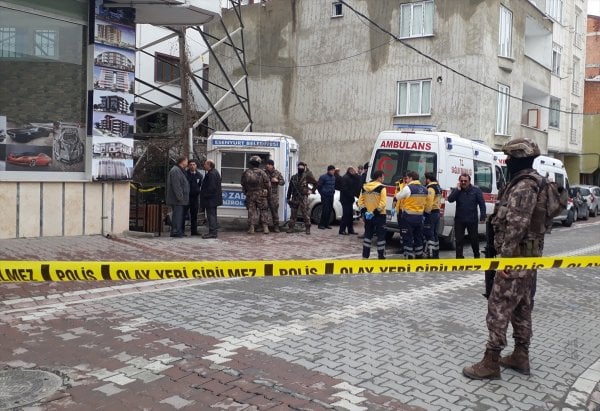 Esenyurt Belediyesi'nde silah sesleri: 2 ölü