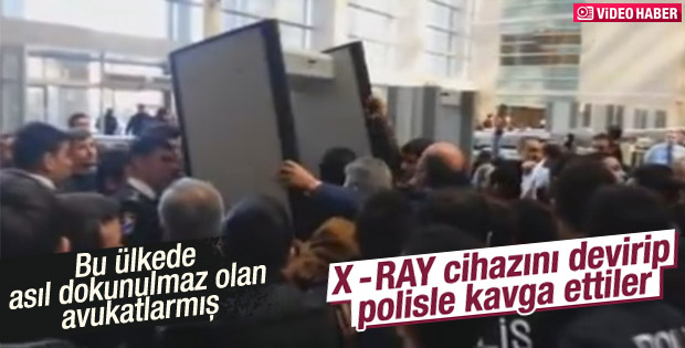 Çağlayan'da avukatlar aranmaya tepki gösterdi