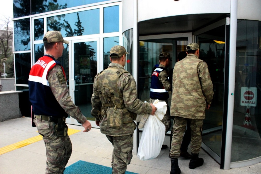 Terör propagandası yapan asker gözaltına alındı