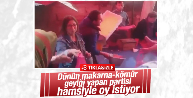 CHP'liler Trabzon'da hamsi dağıtarak oy istedi