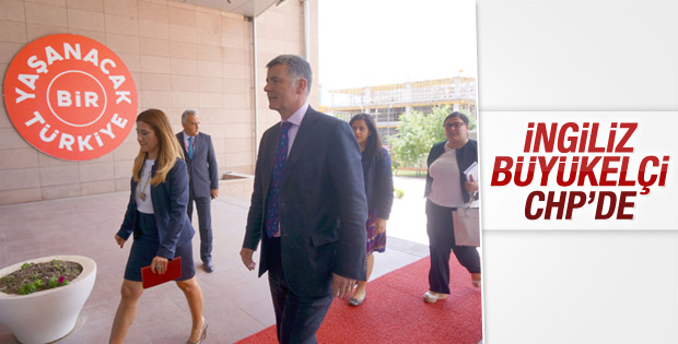 İngiltere Büyükelçisi Richard Moore CHP binasında