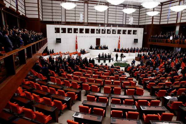 Meclis'te CHP sıraları boş kaldı