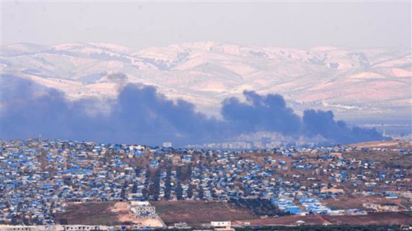 YPG'li teröristler Afrin'de lastik yakmaya başladı