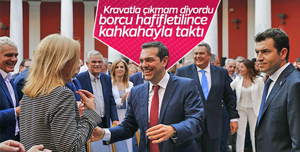 Çipras Euro Grubu Toplantısı'nda kravat taktı